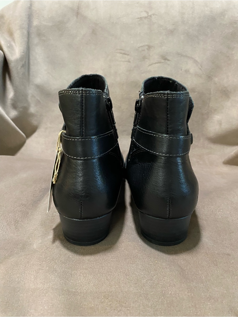 Taos Leather Studded Ultimo Ankle Bootie 8.5 - Picture 2 of 9
